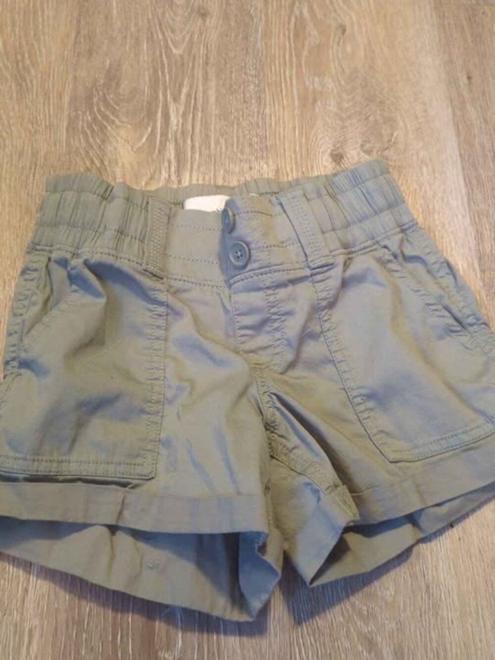 Abercrombie Kids olive green shorts size 7/8